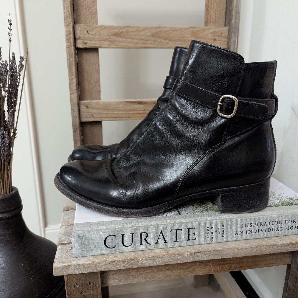 Gorgeous Leather Ankle Boots with Buckle by Officine Creative